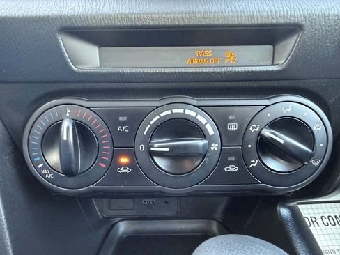 Used 2017 MAZDA MAZDA3 Sport image 18