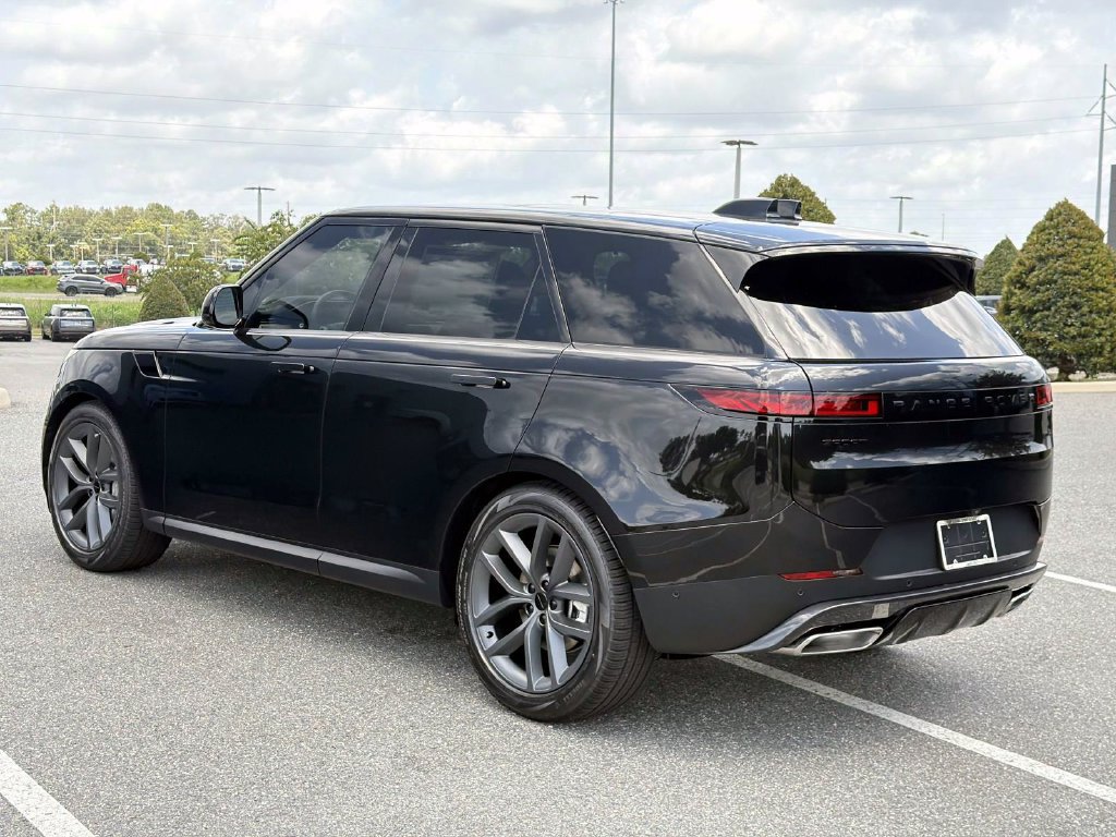 New 2026 Land Rover Range Rover Sport SE AWD/4WD image 3