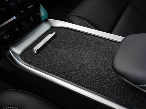 Used 2024 Lucid Air Pure RWD image 37
