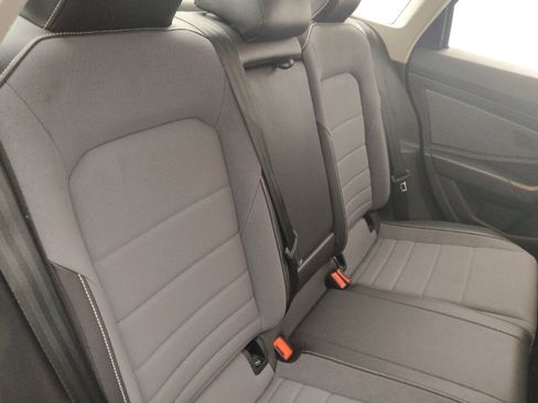 Used 2025 Volkswagen Jetta SE FWD image 19
