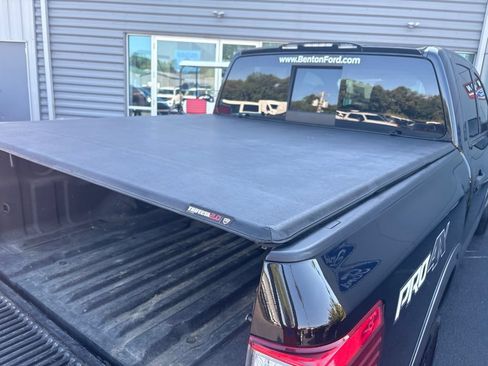 Used 2017 Nissan Titan PRO-4X AWD/4WD image 10