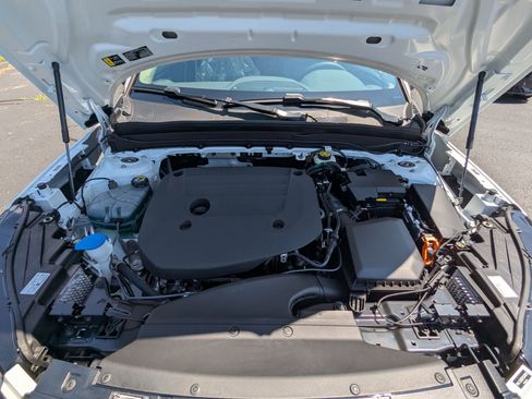 New 2026 Volvo XC40 B5 Plus w/ Protection Package Premier image 24