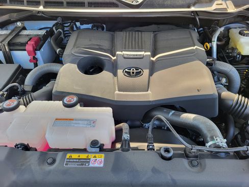 Used 2026 Toyota Tundra Limited AWD/4WD image 24