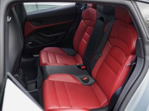 Used 2021 Porsche Taycan 4S w/ Premium Package image 23