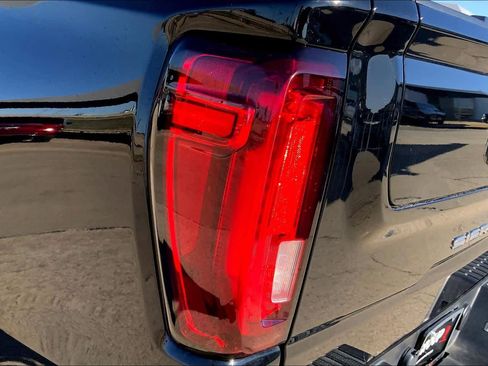 Certified 2023 GMC Sierra 1500 SLT image 27