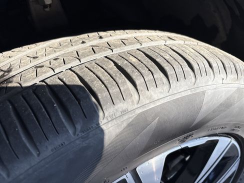 Used 2025 Volvo XC60 B5 Plus image 12