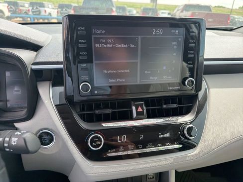 Used 2022 Toyota Corolla Cross LE image 18