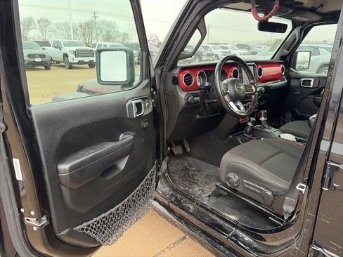 Used 2021 Jeep Gladiator Rubicon image 10