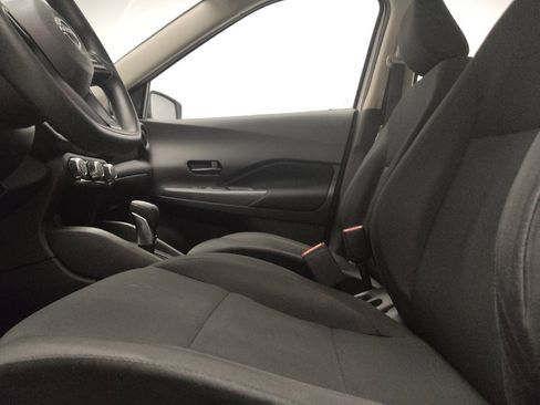 Used 2023 Nissan Kicks S FWD image 17