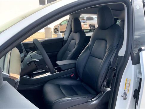 Used 2021 Tesla Model Y Long Range image 7