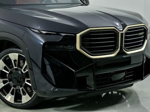 Used 2023 BMW XM image 3