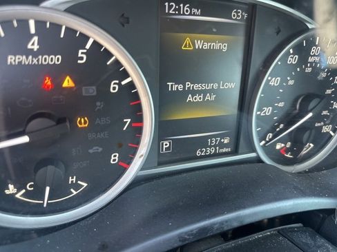 Used 2017 Nissan Sentra SV image 3