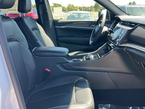 New 2026 Jeep Grand Cherokee L Limited w/ Limited Altitude Package AWD/4WD image 11