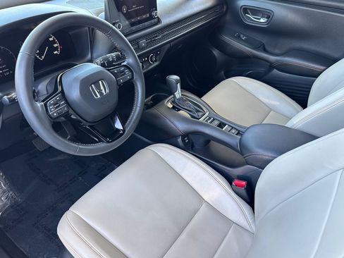 Used 2025 Honda HR-V Sport image 4