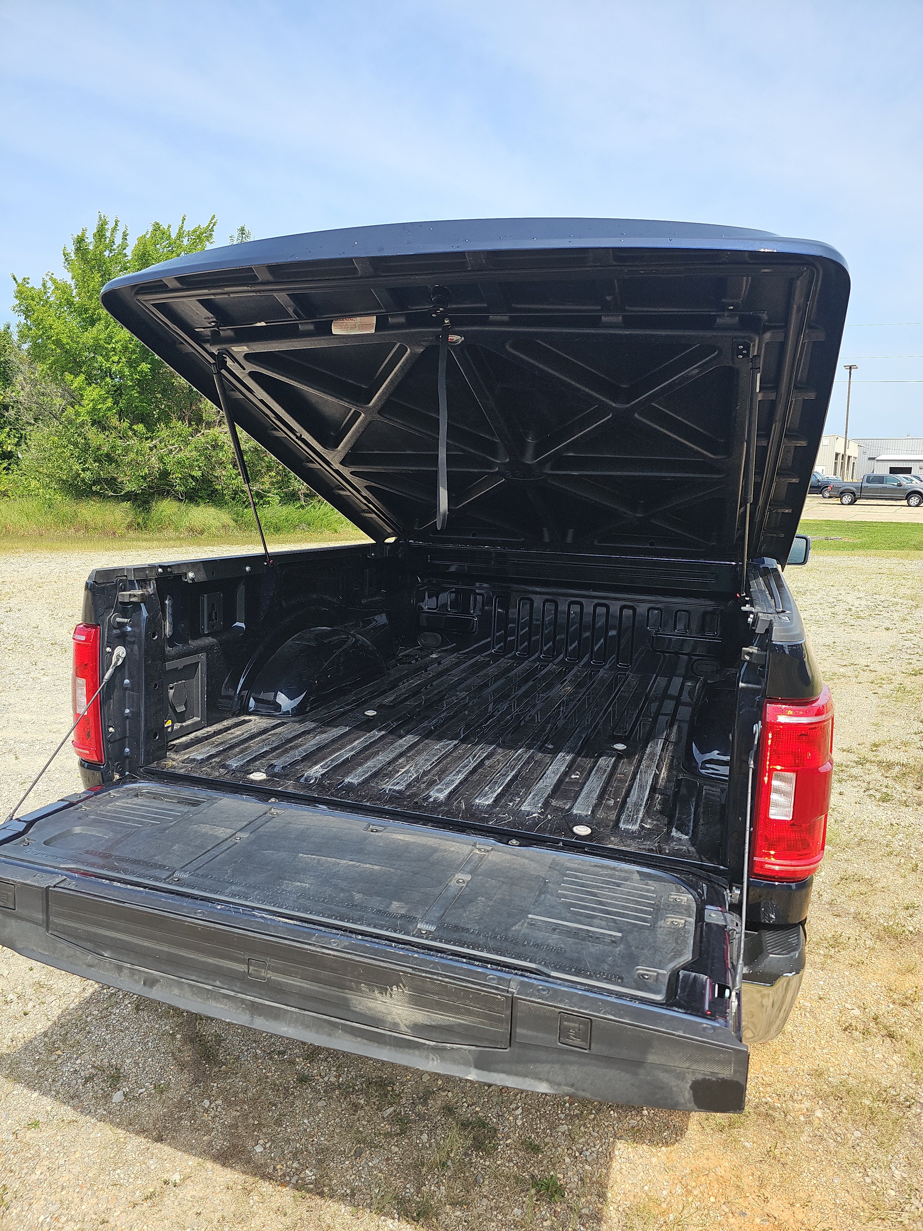 Used 2022 Ford F150 XLT w/ Equipment Group 302A High RWD image 9