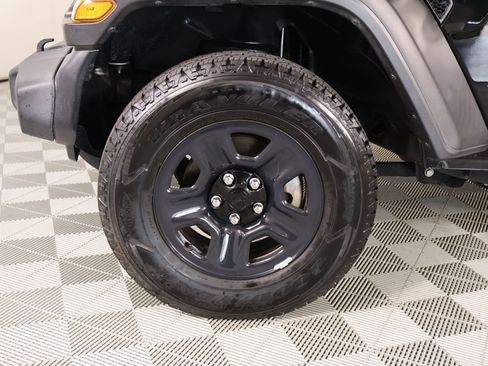 Used 2021 Jeep Wrangler Sport AWD/4WD image 14