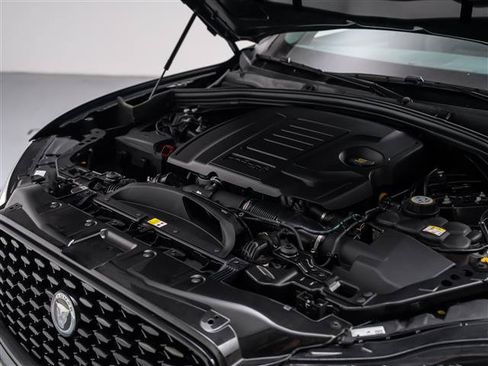 New 2025 Jaguar F-PACE R-Dynamic S AWD/4WD image 11