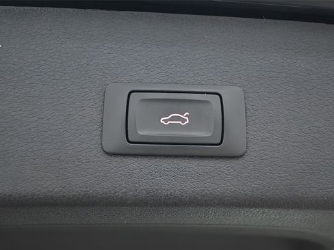 Used 2017 Audi Q5 2.0T Premium Plus w/ Technology Package AWD/4WD image 18