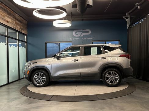 Used 2021 Kia Seltos LX image 6