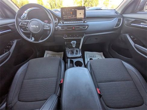 Used 2022 Kia Seltos S image 12