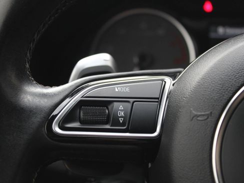 Used 2015 Audi SQ5 Prestige w/ Prestige Package image 28