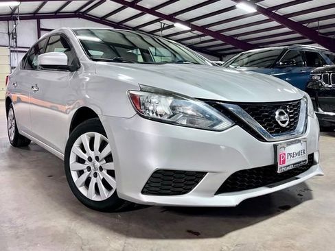Used 2017 Nissan Sentra SV FWD image 1