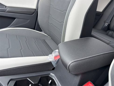 New 2026 Volkswagen Taos SE image 23