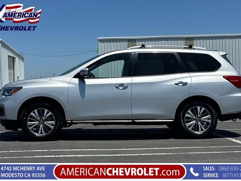 Used 2019 Nissan Pathfinder SV FWD image 8
