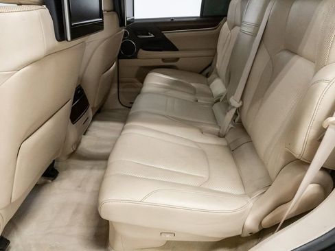 Used 2017 Lexus LX 570 4WD image 27