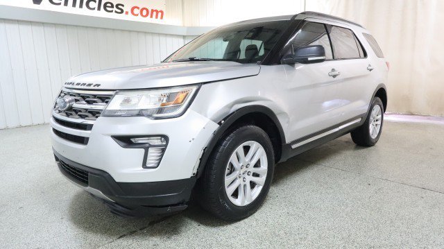 Used 2018 Ford Explorer XLT w/ Equipment Group 201A AWD/4WD image 2