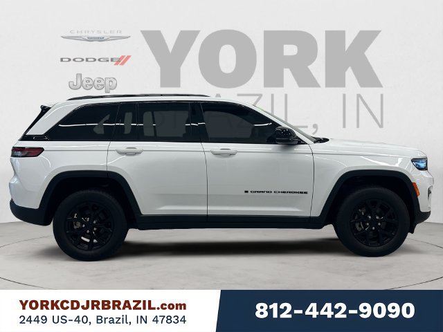 Used 2024 Jeep Grand Cherokee Altitude AWD/4WD image 6