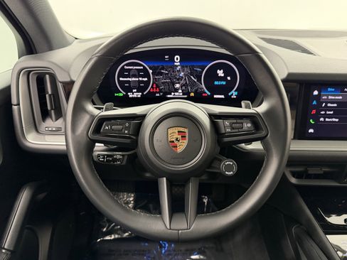 Certified 2024 Porsche Cayenne image 44