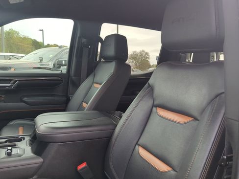 Used 2023 GMC Sierra 1500 AT4 w/ Technology Package image 15