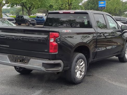 Used 2023 Chevrolet Silverado 1500 LT AWD/4WD image 10
