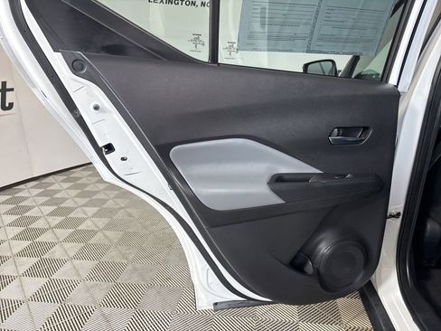 Used 2023 Nissan Kicks SR w/ SR Premium Package image 18