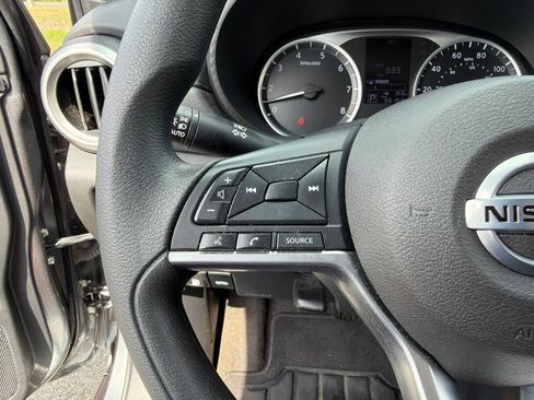 Used 2021 Nissan Versa S FWD image 16
