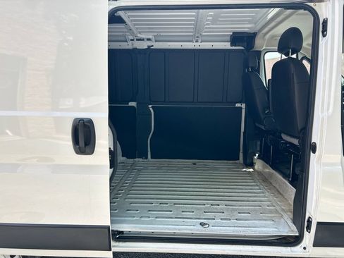 Used 2025 RAM ProMaster 2500 w/ Convenience Group FWD image 25