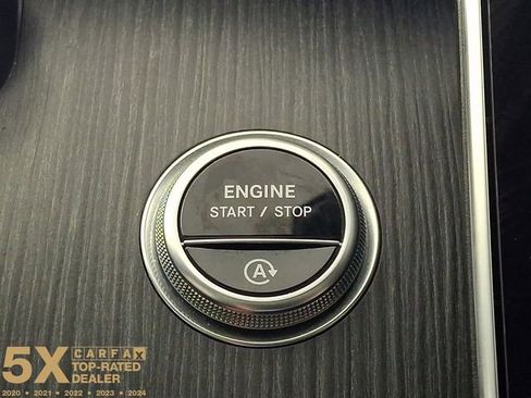 Used 2023 Mercedes-Benz C 300 4MATIC Sedan image 31