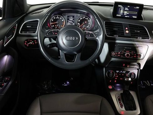 Used 2018 Audi Q3 2.0T Premium w/ Convenience Package AWD/4WD image 3