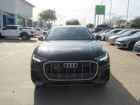Used 2023 Audi Q8 Premium Plus w/ Premium Plus Package image 2