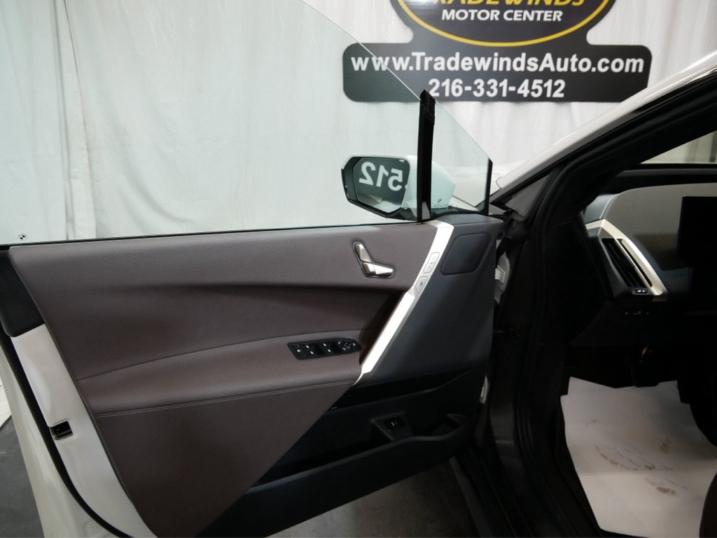 Used 2024 BMW iX xDrive50 AWD/4WD image 13