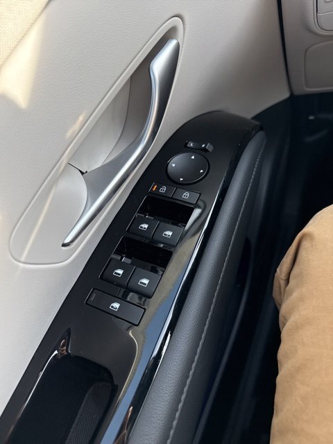 Used 2025 Hyundai Tucson Limited AWD/4WD image 19