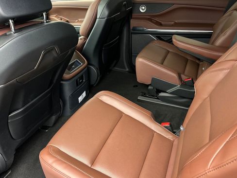 New 2026 Lincoln Navigator Reserve AWD/4WD image 11
