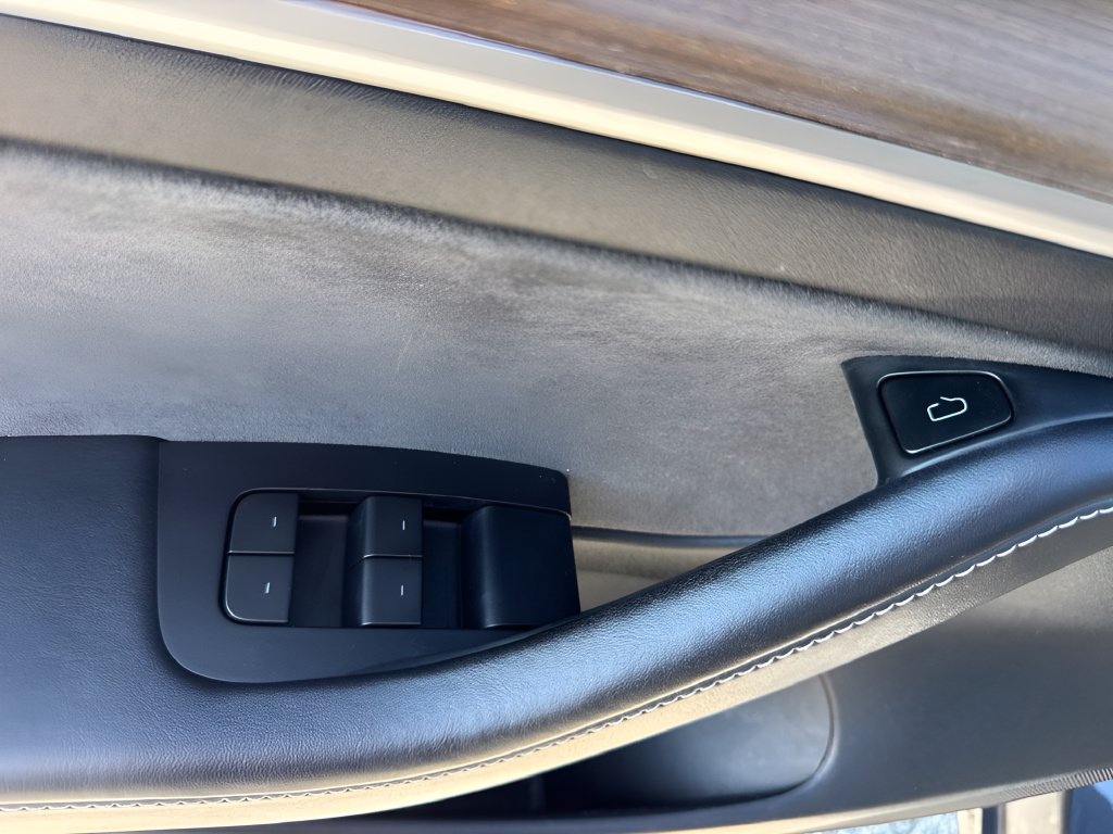 Used 2022 Tesla Model 3 Long Range AWD/4WD image 25
