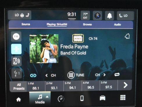 Used 2023 Jeep Grand Cherokee Altitude AWD/4WD image 28