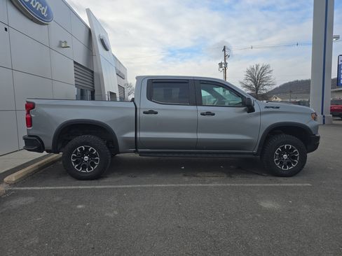 Used 2023 Chevrolet Silverado 1500 ZR2 w/ Technology Package image 2