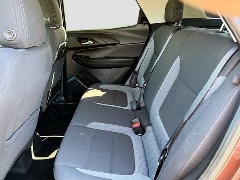 Used 2023 Chevrolet TrailBlazer LT FWD image 23