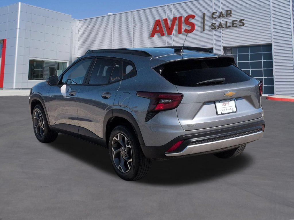 Used 2026 Chevrolet Trax LT FWD image 9