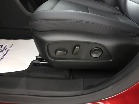 New 2026 Chevrolet Equinox LT w/ Convenience Package II image 8