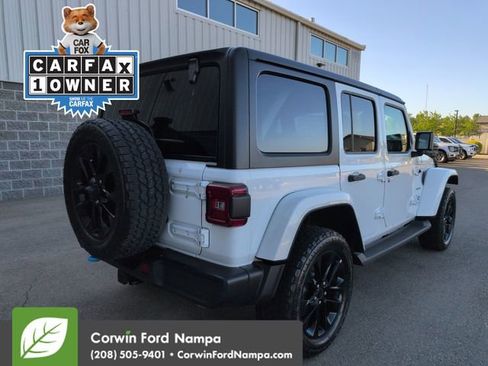 Used 2022 Jeep Wrangler Unlimited Sahara w/ Cold Weather Group AWD/4WD image 3